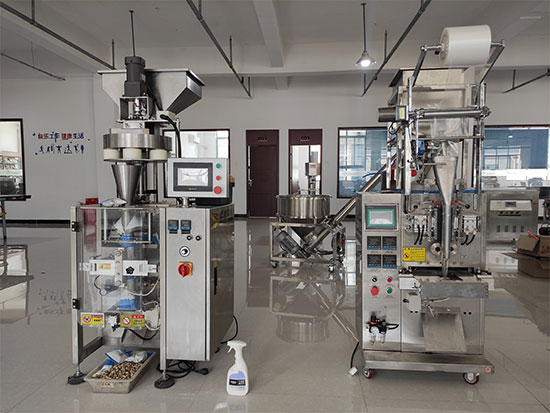 洗衣粉生產(chǎn)線設(shè)備,全自動(dòng)洗衣粉包裝機(jī)實(shí)拍圖