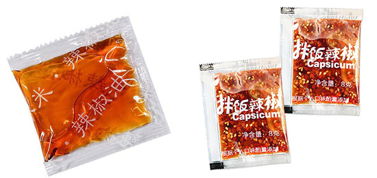 小型辣椒油包裝機(jī)械包裝樣品圖