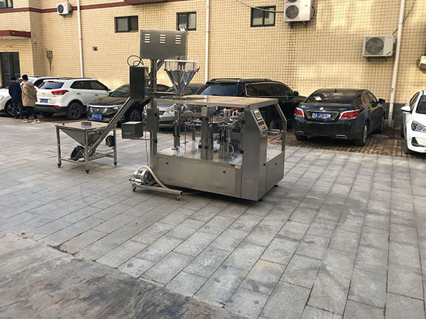 全自動打包機械實拍圖