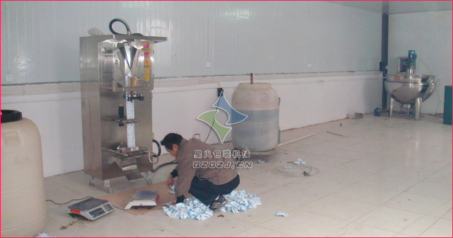 液體自動包裝機