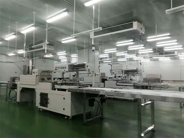 全自動便當盒封切熱縮機車間展示