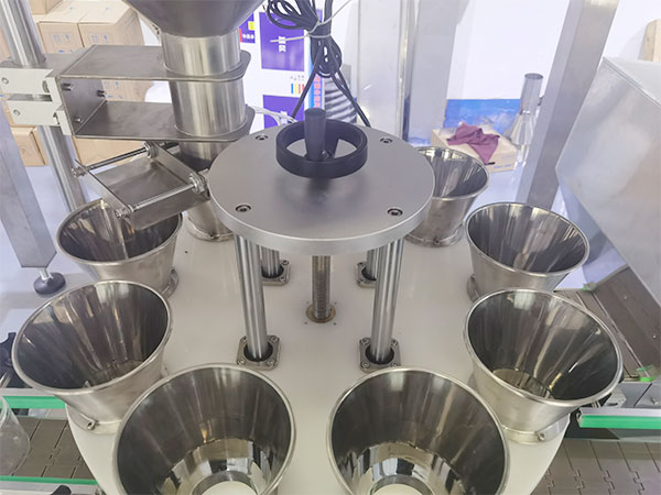 塑料顆粒全自動包裝機(jī)設(shè)備